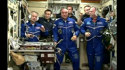 [ISS] Expedition 39 Crew Members Enter Station