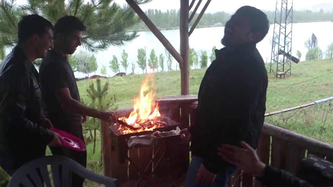 Sucuk yanınca kömür yedik