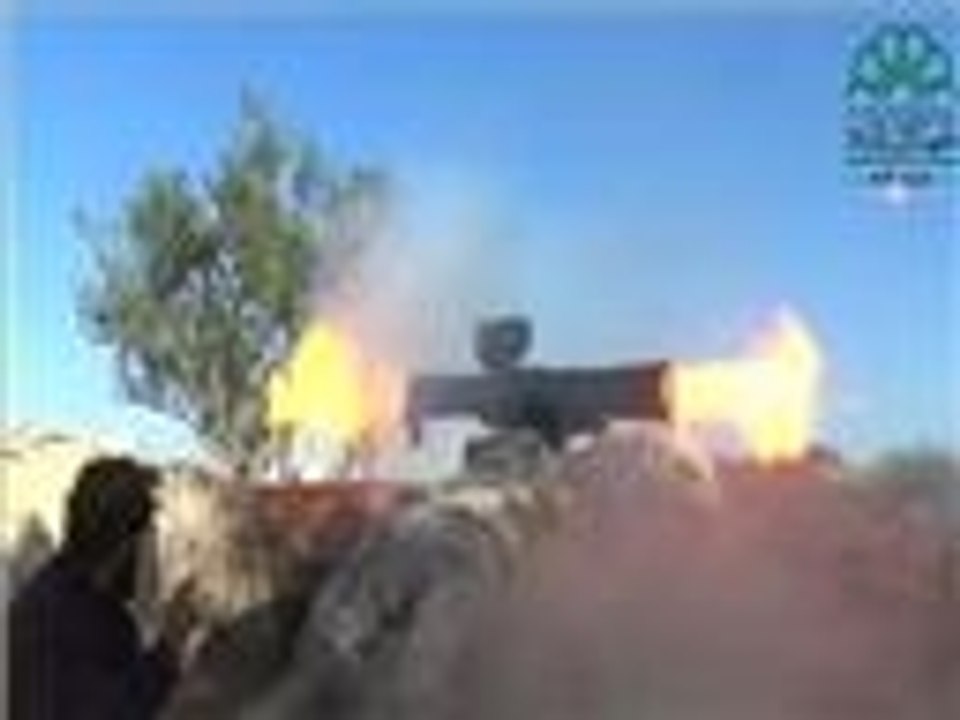 مقاتلو المعارضة يستهدفون مواقع باللاذقية بصواريخ غراد