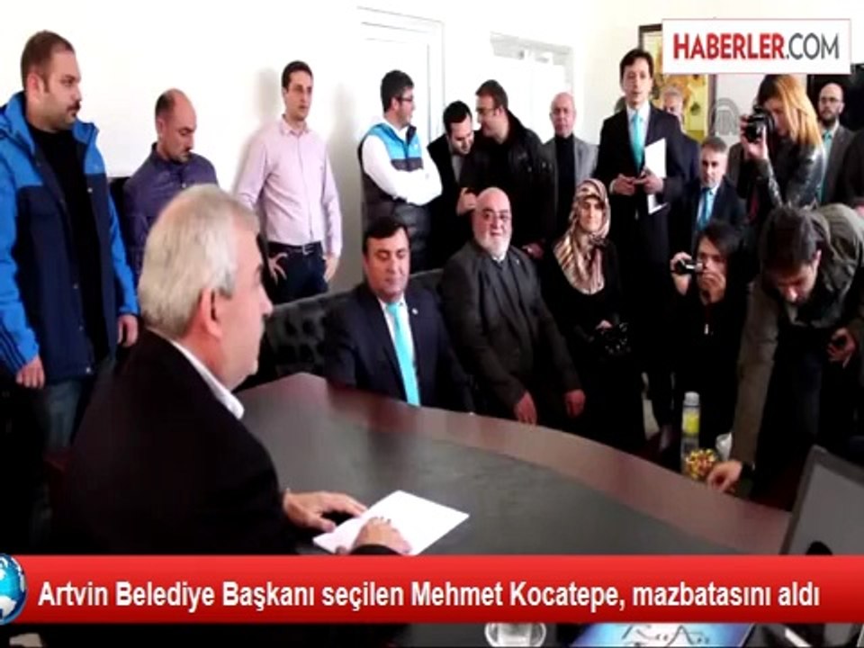 Artvin Belediye Başkanı seçilen Mehmet Kocatepe, mazbatasını aldı