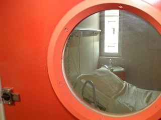 Virus Ebola: l'hôpital Bichat se prépare - 04/04