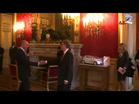 BILL GATES AU QUAI D'ORSAY A LA RENCONTRE D'INCONTESTABLE MINISTRE D'ETAT LAURENT FABIUS