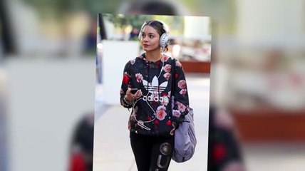 Vanessa Hudgens mit JBL-Kopfhörern nach dem Workout