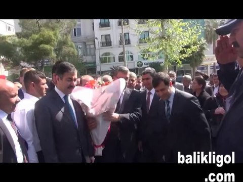 celalettin güvenç, şanlıurfa büyükşehir belediye başkanlık makamına oturdu