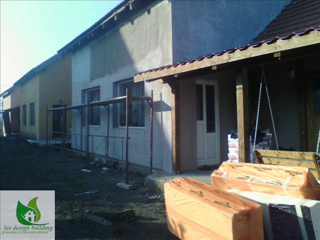 Constructii Case Timisoara. Tencuiala decorativa si soclu Casa