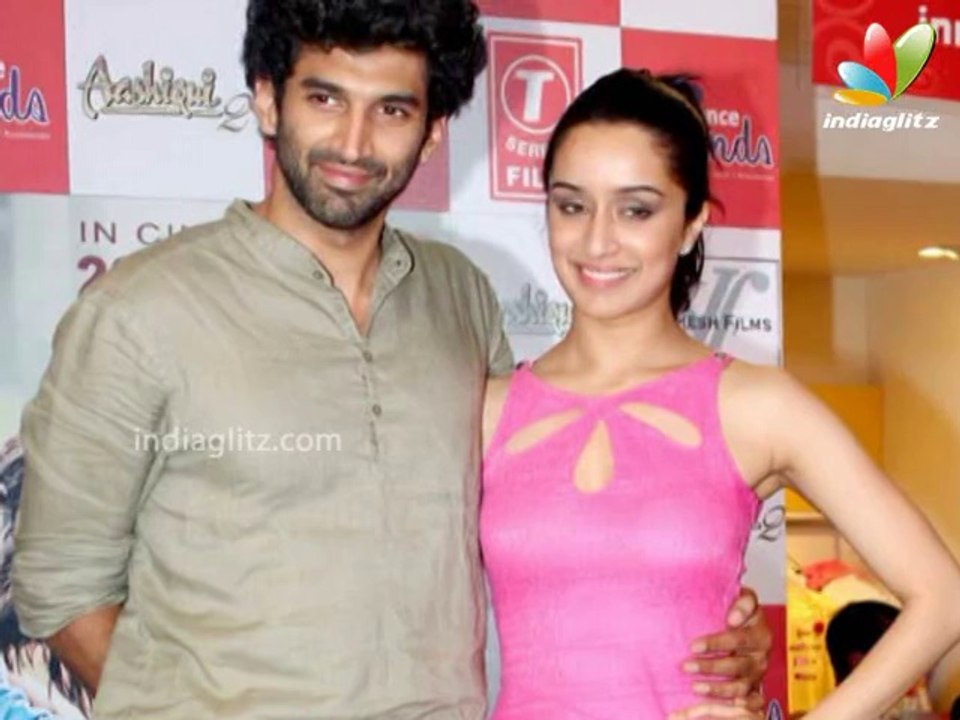 SPOTTED:Aditya, Shraddha Party Together At Night Club SPOTTED: Aditya, Shraddha Party Together At Night Club | Hindi Latest News | Haider, Daawat-e-ishq