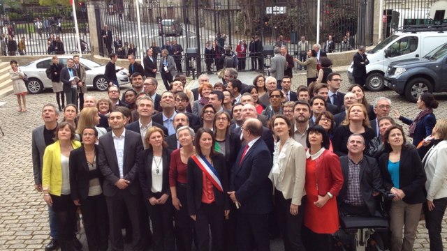 La nouvelle maire face aux médias