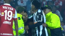 L'invasore di campo pazzo per Ronaldinho