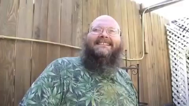 Ronnie Smith's Story - Cured 300 people of cancer with Cannabis Oil (MORE at cureyourowncancer