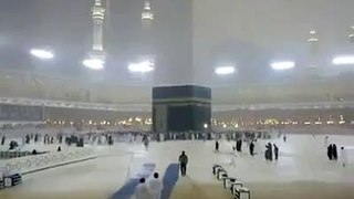 Rain In Masjid AL Haram  Knowpkcom   Social News  Entertainment  Viral Videos