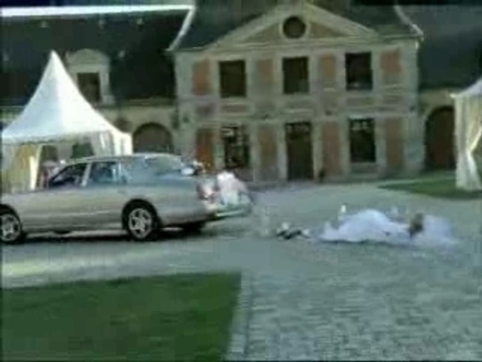 Un marié distrait...