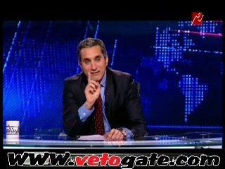 باسم يوسف: "السيسي قلع النضارة عشان النور قاطع"