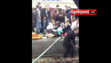 Sirkeci'de Facia: Bebek Arabasıyla Denize Düştü!