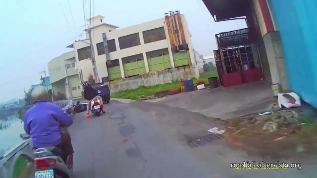 Les plus gros Accidents de SCOOTER - Compilation 2014!