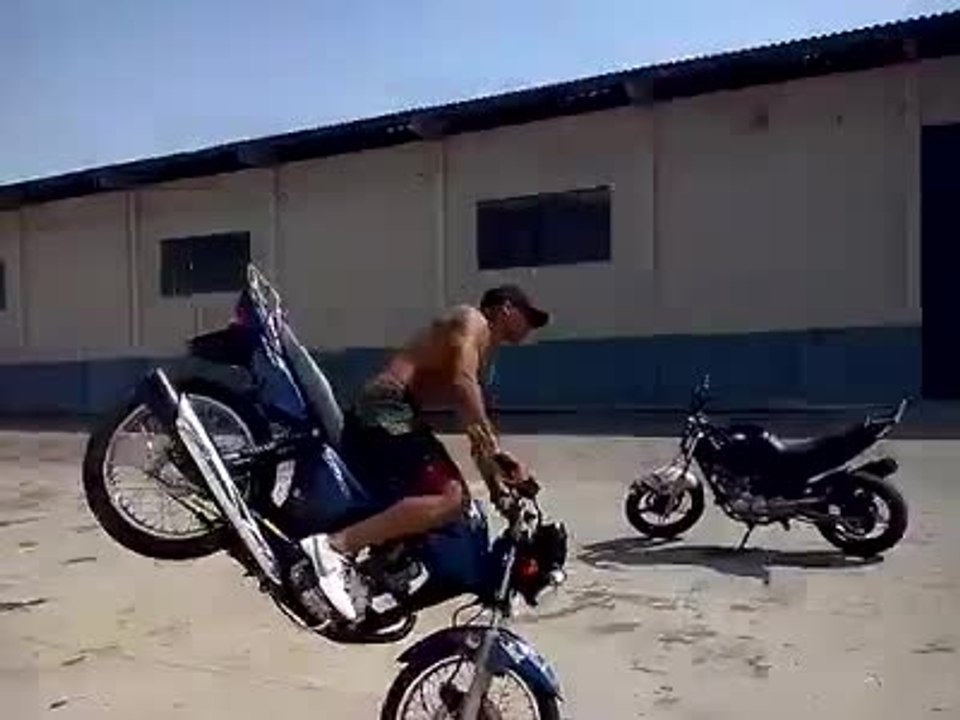 Stoppie Moto comme un chef