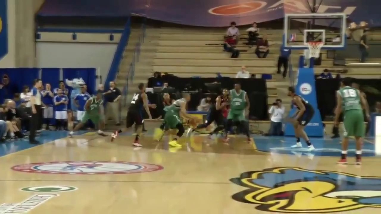 Rodney Williams poster DUNK vs. Springfield Armor