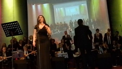 Karşımda Salınıp Durma