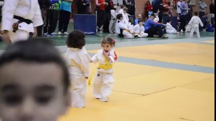 Little Girls' Judo Fight!! EXTREMELY CUTE!