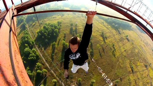 These Russians Love Risking Their Lives!