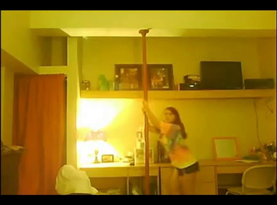 Stripper Pole Dance Fail
