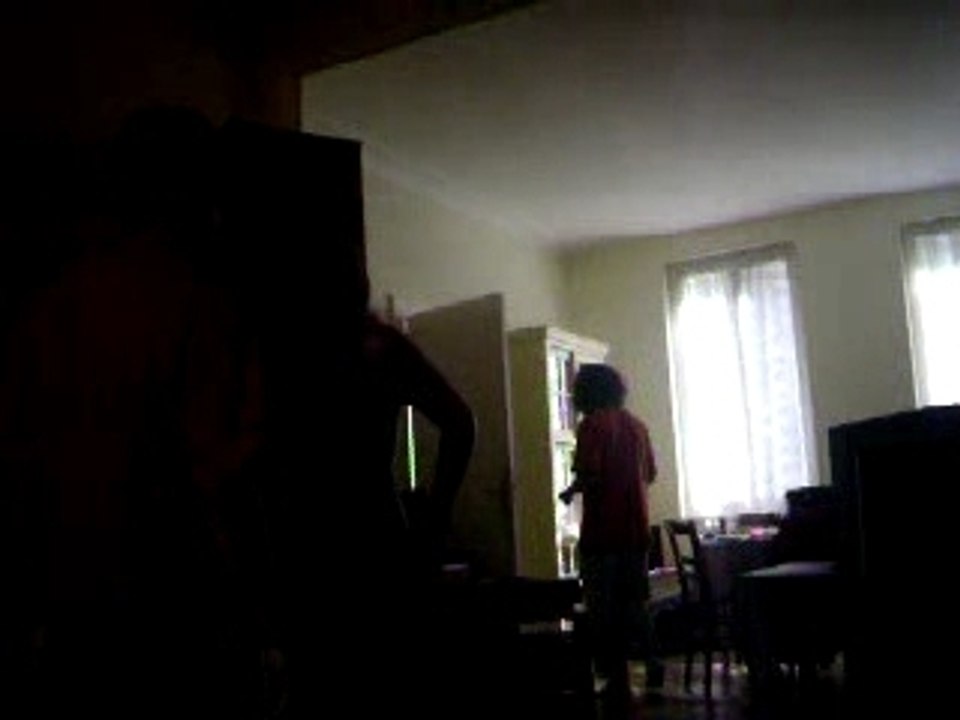 Chez Pablo, Pierre dance NOW =P