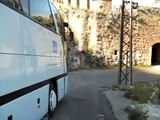 Usta Şöför Koca Otobüsü Daracık Yeden Milim Milim Geçirdi