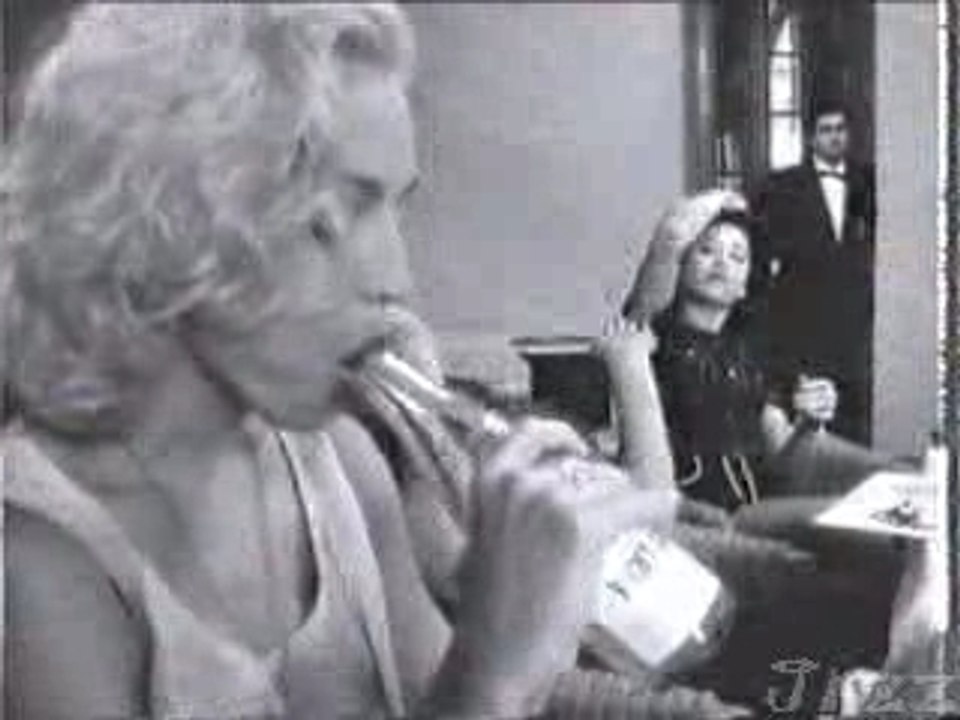 Madonna  Deep throat bottle
