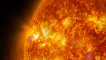 Incredible close-up view of solar flare erupting from Sun