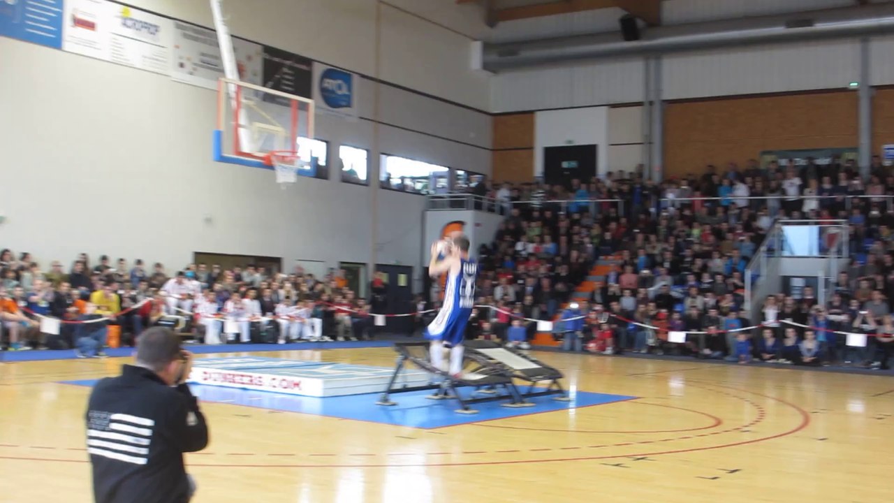 Exibition 2  des  Crazy Dunkers