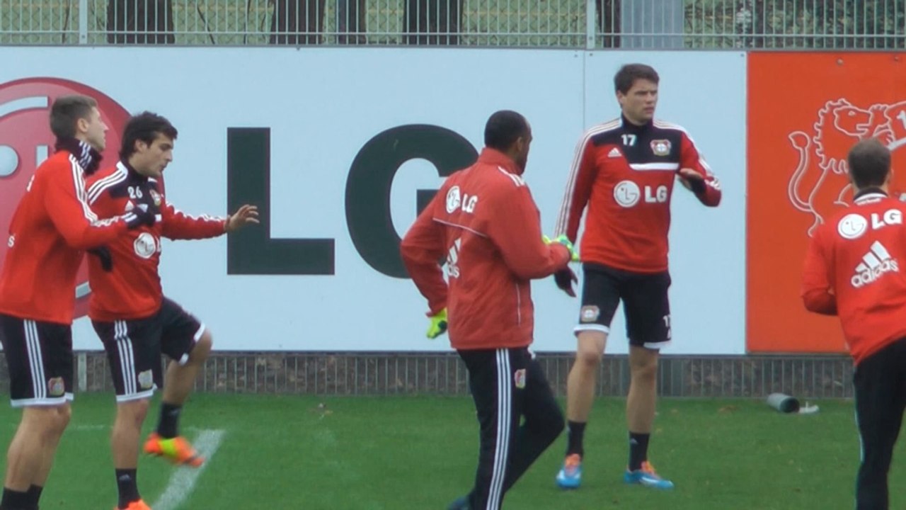 Bayer, Voeller licenzia Sami Hyypia