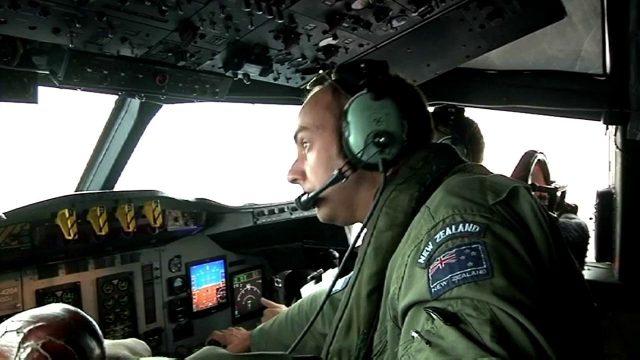 Australia probes 'encouraging' signals in MH370...