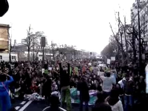 l'unef fête le retrait du cpe