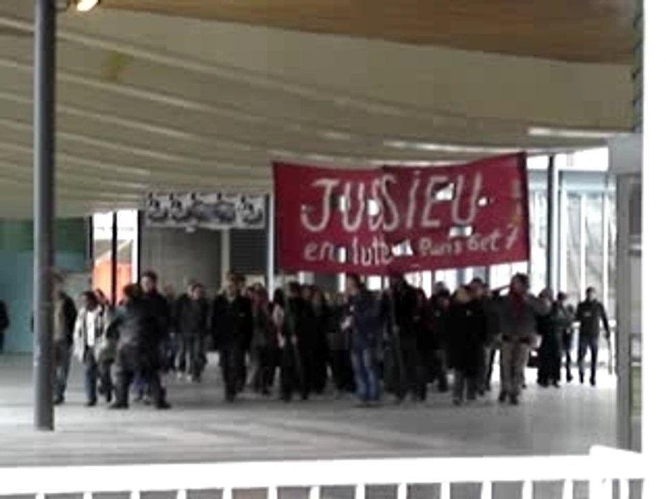 manif anti-cpe à jussieu