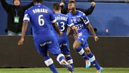 La superbe reprise de volée de Djibril CISSE (68ème) - SC Bastia - FC Sochaux-Montbéliard - (2-2) - 05/04/14