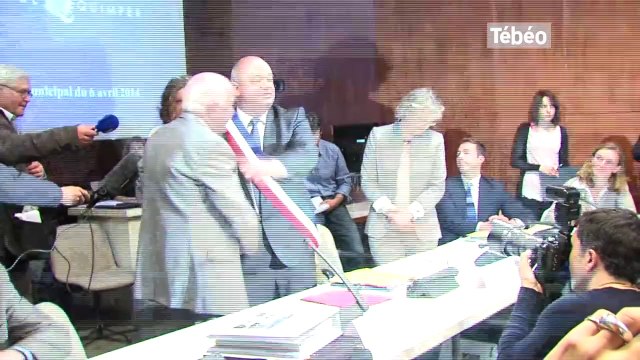 Quimper. Ludovic Jolivet s'installe dans le fauteuil de maire