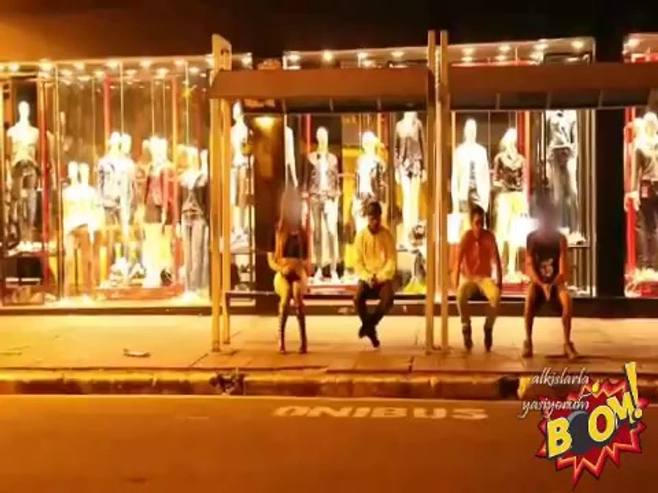 Duraktakilere Sniper Şakası Gördüğüm en güzel kamera şakası koptum :o)))