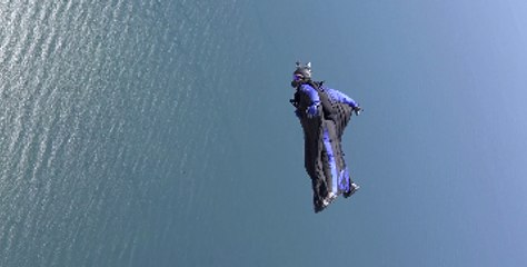 Insane Wingsuit flight in 4K resolution