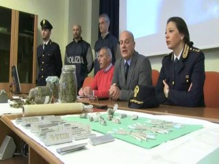 ANTIDROGA: 40 CHILI DI "FUMO" MATERA 5-4-2014