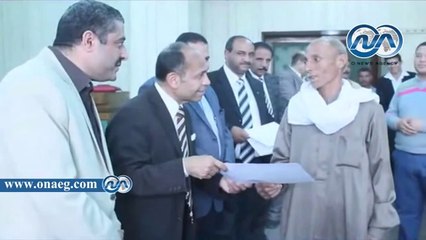 تسليم عقود 35 مشروع  للشباب والأسر الفقيرة بالفيوم