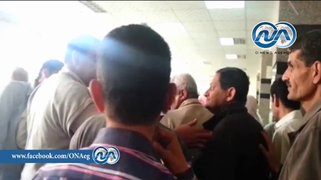 شاهد .. إقبال كثيف على مكاتب الشهر العقارى بالمنوفية والسيسي يكتسح