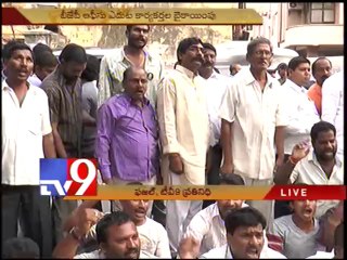 BJP activists ghearo Prakash Javadekar against allotting Patancheru ticket to  TDP