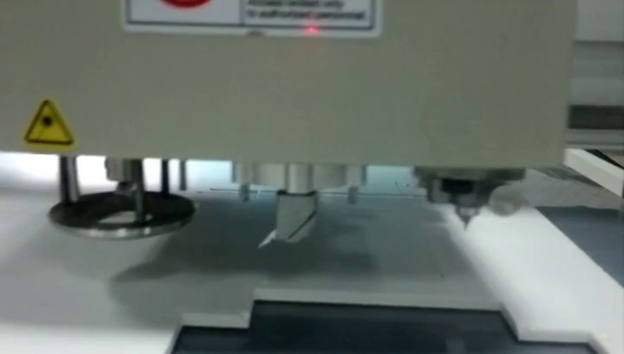 aokecut@163.com foam forex sintra advertising pop up vcut banner signage reboard cutter table machine