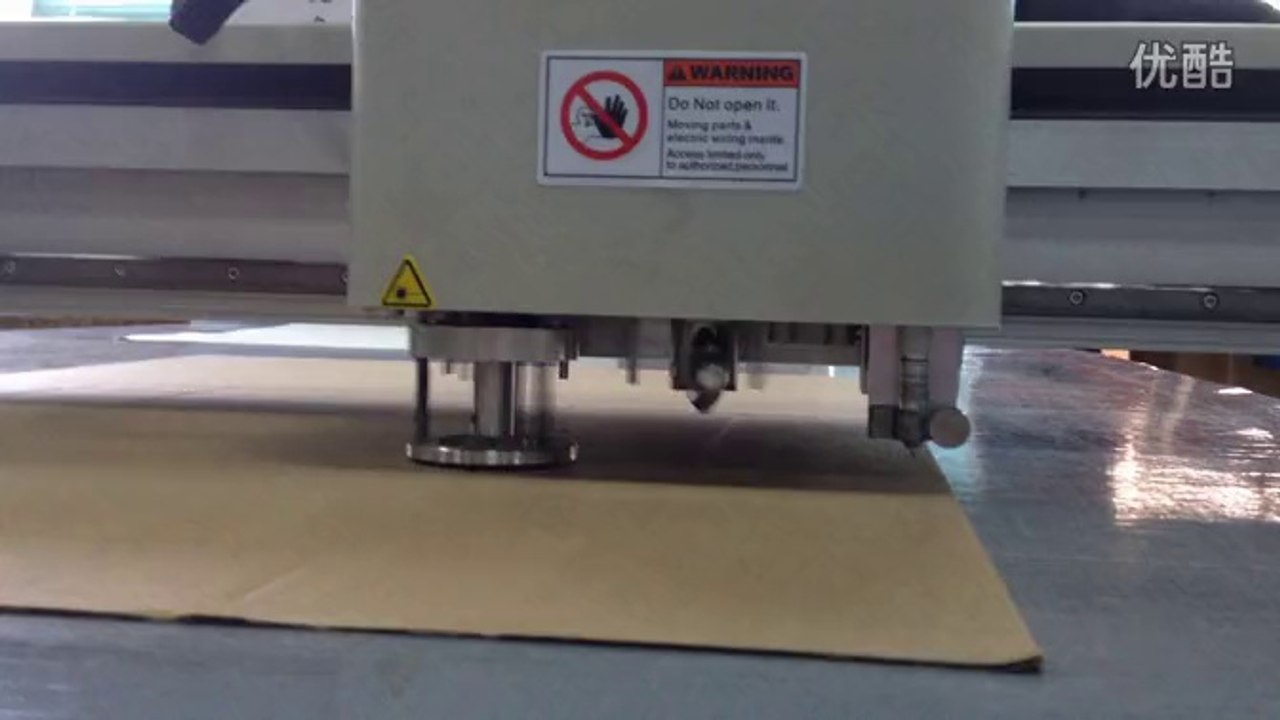 aokecut@163.com DCZ70 aoke corrugated carton box sample maker cutter machine