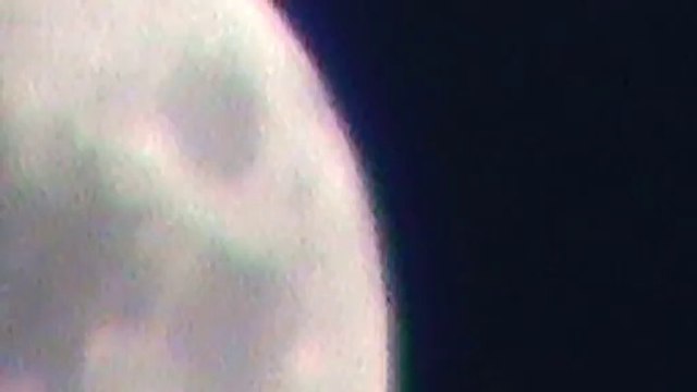 НЛО на Луне и на фоне 10 марта 2014