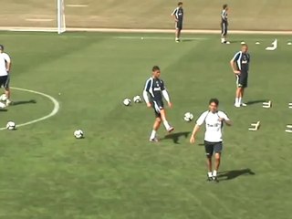 Cristiano Ronaldo, palleggia in allenamento
