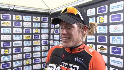 Van Dijk solos to victory in Flanders