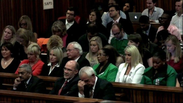 En pleurs, un Pistorius anéanti présente ses excuses