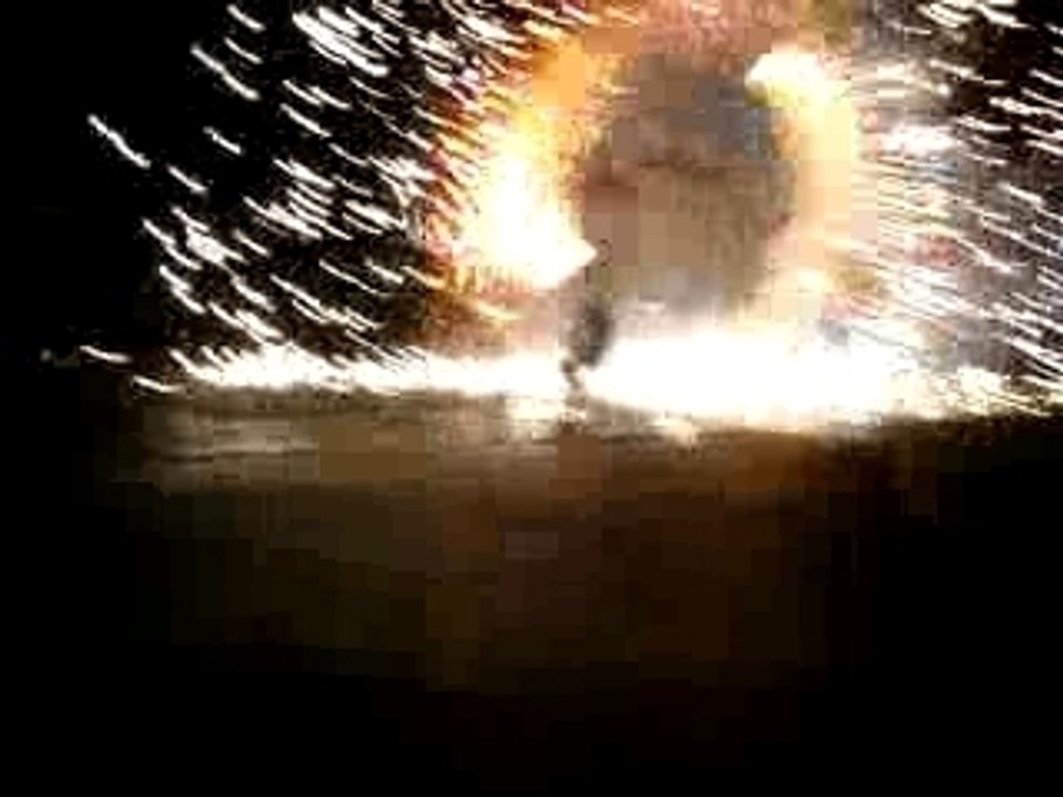 Manu baton feu d artifice