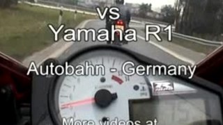 Race-Yamaha R1 vs Suzuki GSX-R