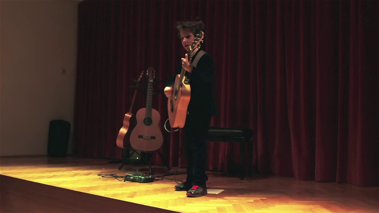 Frano plays Initiation [Live]